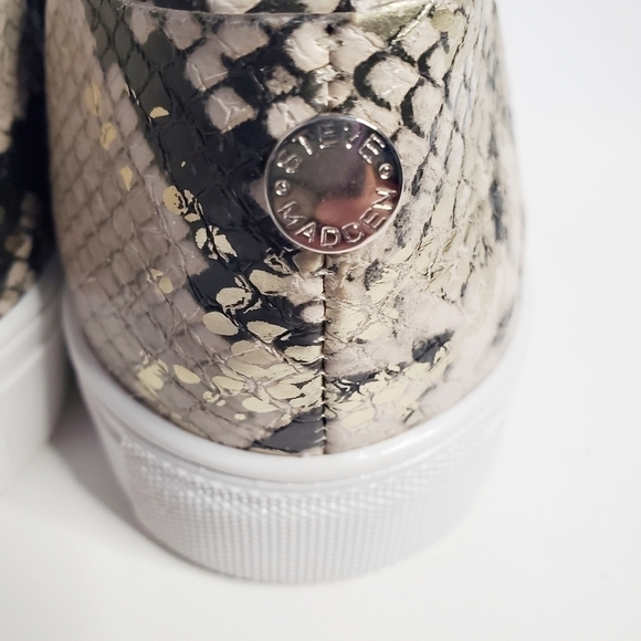 𝅺STEVE Madden Safary Snakeskin Slip On Sneakers - Picture 5 of 8